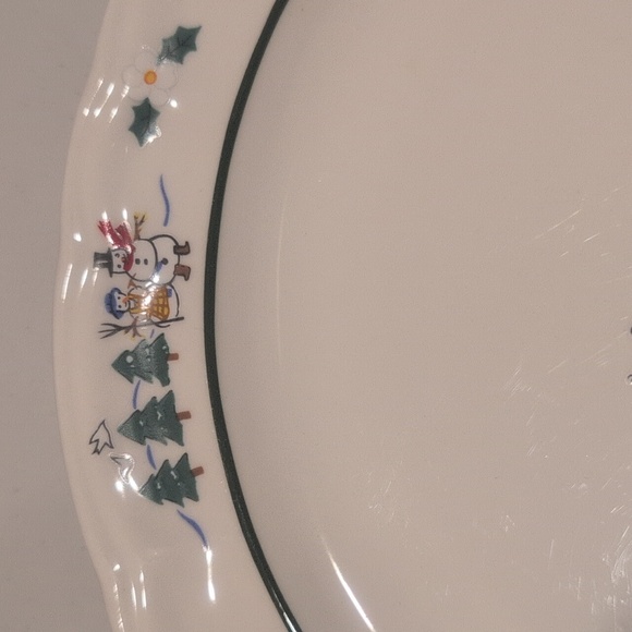 Pfaltzgraff "Snow Village" dinner plate euc - Picture 6 of 12